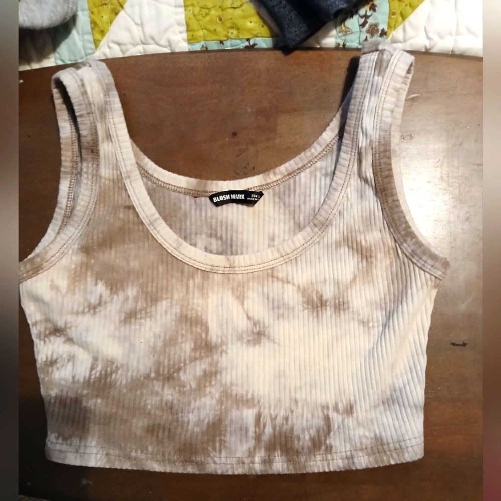 Blush mark crop top tank